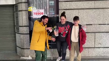 Agraciados con el primer premio en Llamas de la Ribera