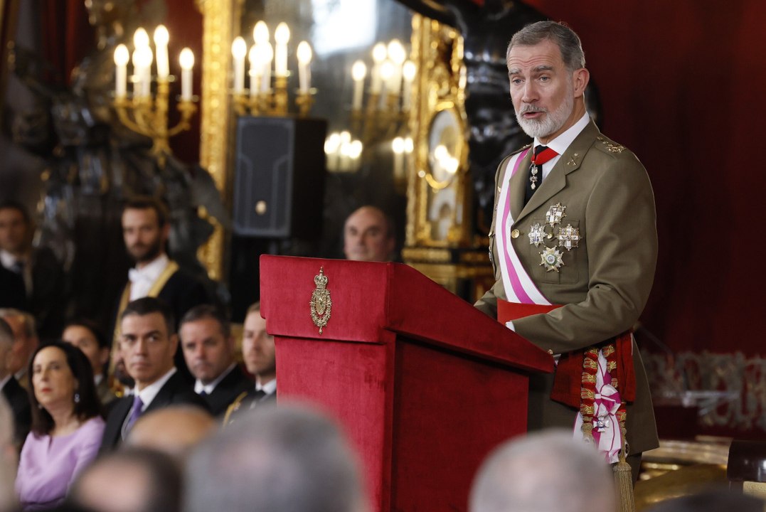 Felipe VI pone en valor la labor de las Fuerzas Armadas tras la DANA