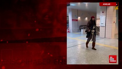 Ankara'da Jack Sparrow kılığında metroya bindi