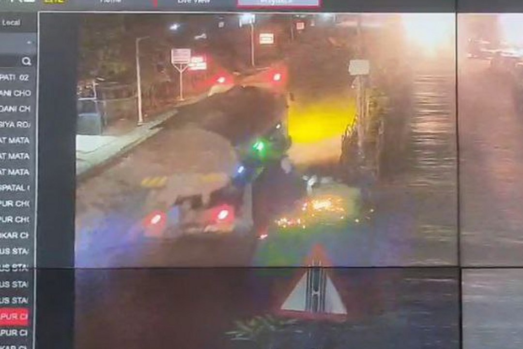 Live accident video: टैंकर में जा घुसी तेज रफ्तार बाइक, 1 युवती की मौत, चचेरी बहन व युवक गंभीर