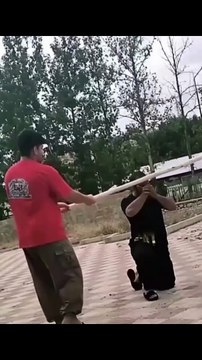 They got a harder stick for the kung fu demonstration .. Follow @viraltechnic .. Only for informational p...ses...DM for Credits or Removal request. All rights and credits reserved to the respective owner (no copyright intended).