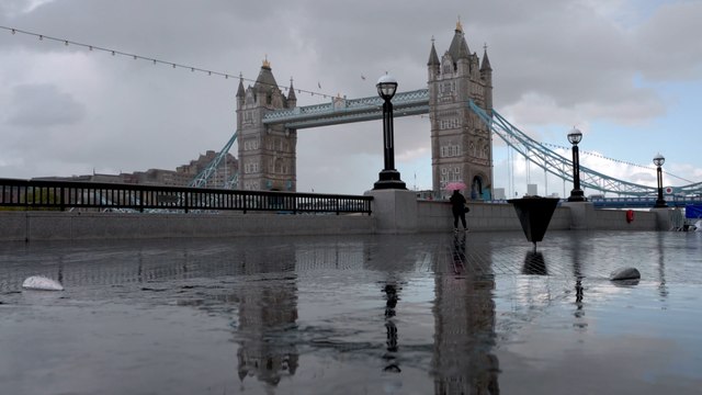 Wet weather causes delays in London