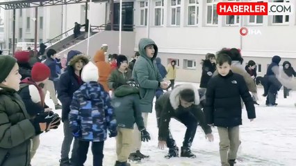 Erzincan'da Kar Yağışıyla Kartopu Şenliği