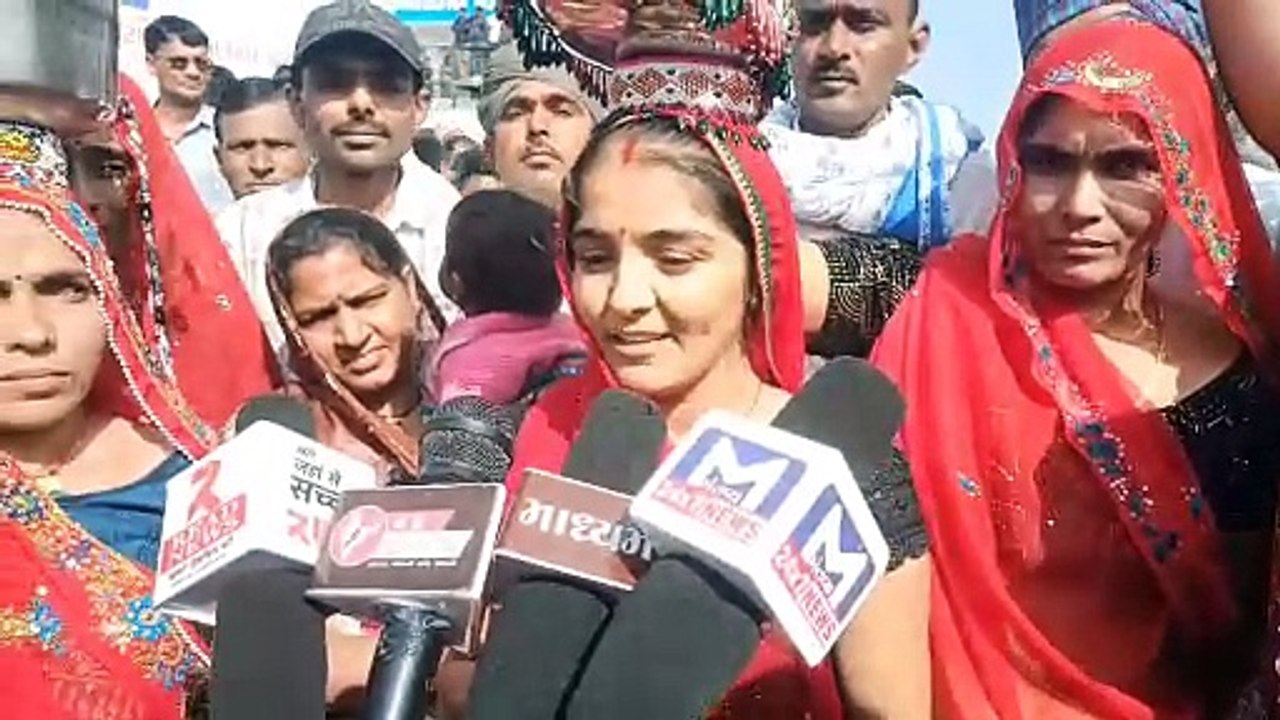 Bulldozer celebration: BJP LEADERS CELEBRATE VAV-THARAD SEPARATION: SHANKAR CHAUDHARY SAYS...