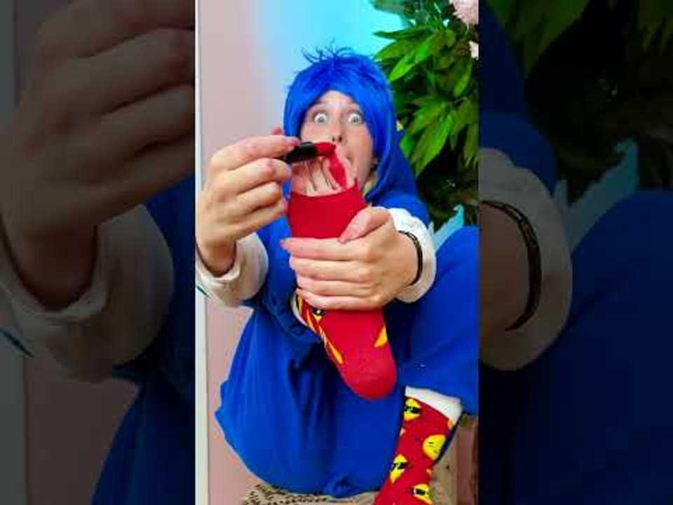 Covered myself with lipstick 😲 💄