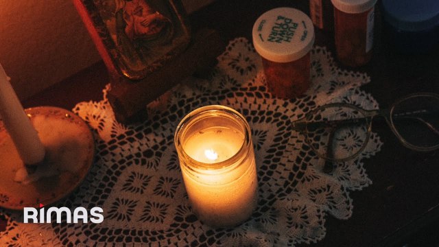 Bad Bunny - Una Velita | DEBí TIRaR MáS FOToS