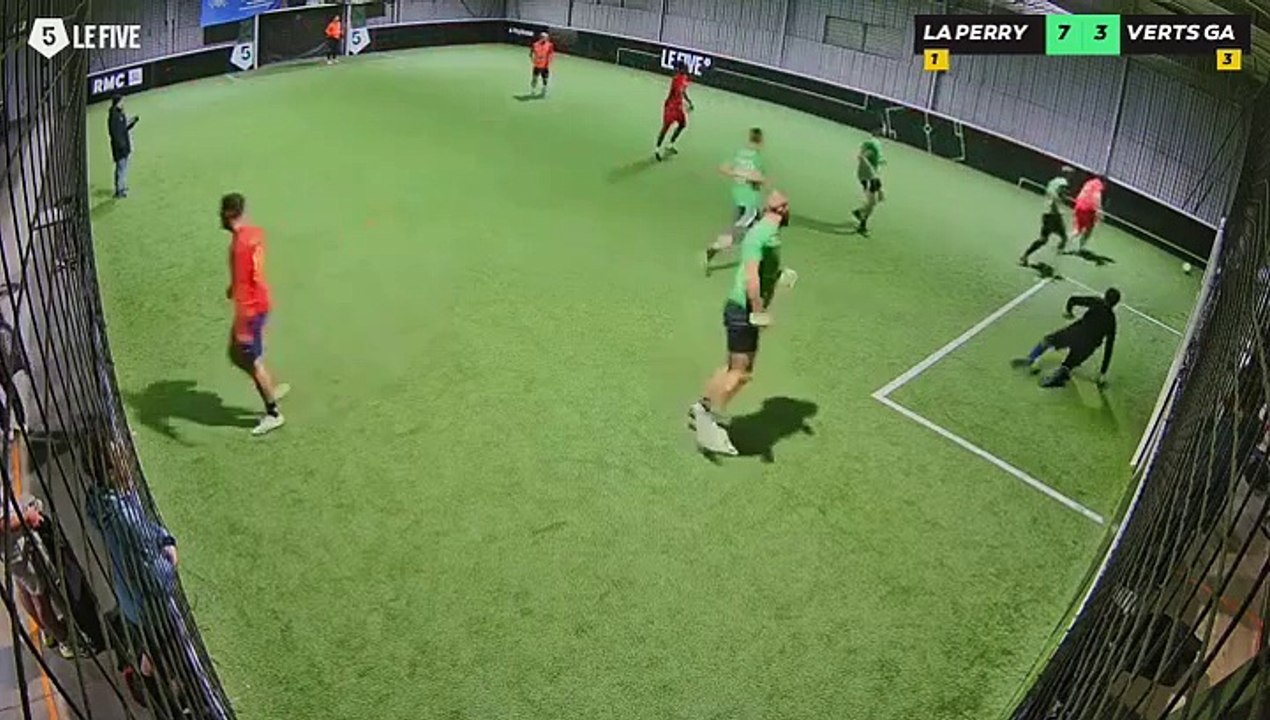 La Perry Teuf - Verts Galant 06/01 à 19:38 - Football Terrain 2 (LeFive Pau)