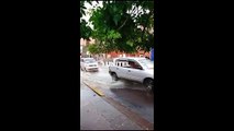 Video: Intensa lluvia provoca el colapso de las tapas de alcantarillado y dejó varias avenidas inundadas en La Paz