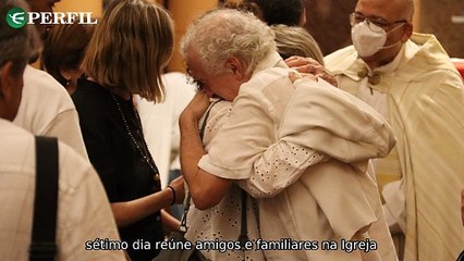 "Amigos consolam Edi Botelho, Pri Helena comemora prêmio e Bruna Marquezine confessa insegurança em série"