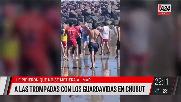 🚨LOS GUARDAVIDAS LE PIDIERON QUE NO SE META AL MAR Y TERMINARON A LAS TROMPADAS
