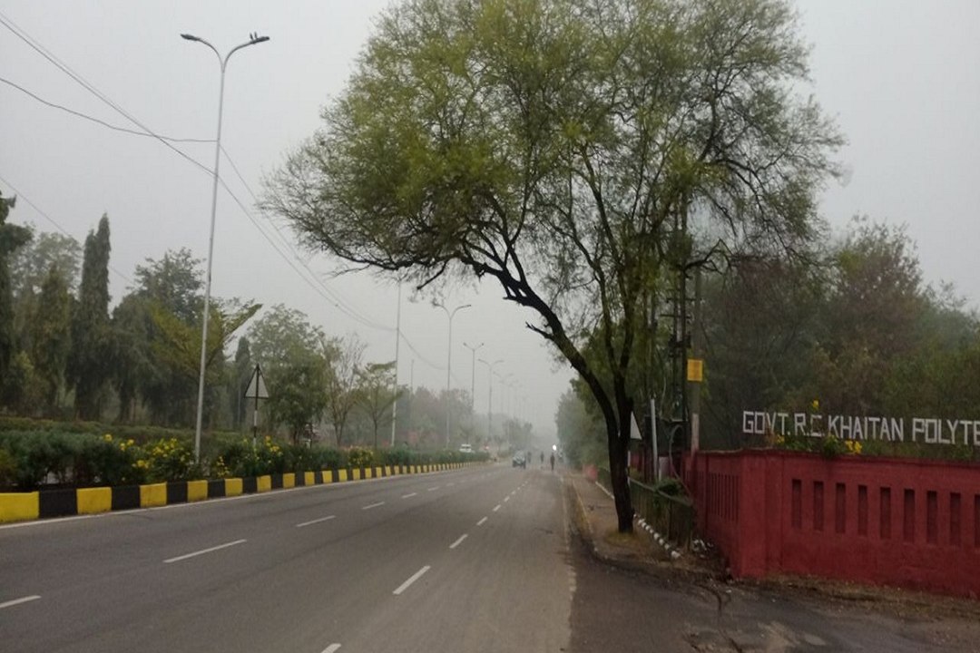 Rajasthan Weather : जयपुर में आज फिर कड़ाके की सर्दी, गलन से धूजते नजर आए लोग