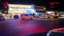Hatay'da kaza sonrası alev alan aracı polis söndürdü!
