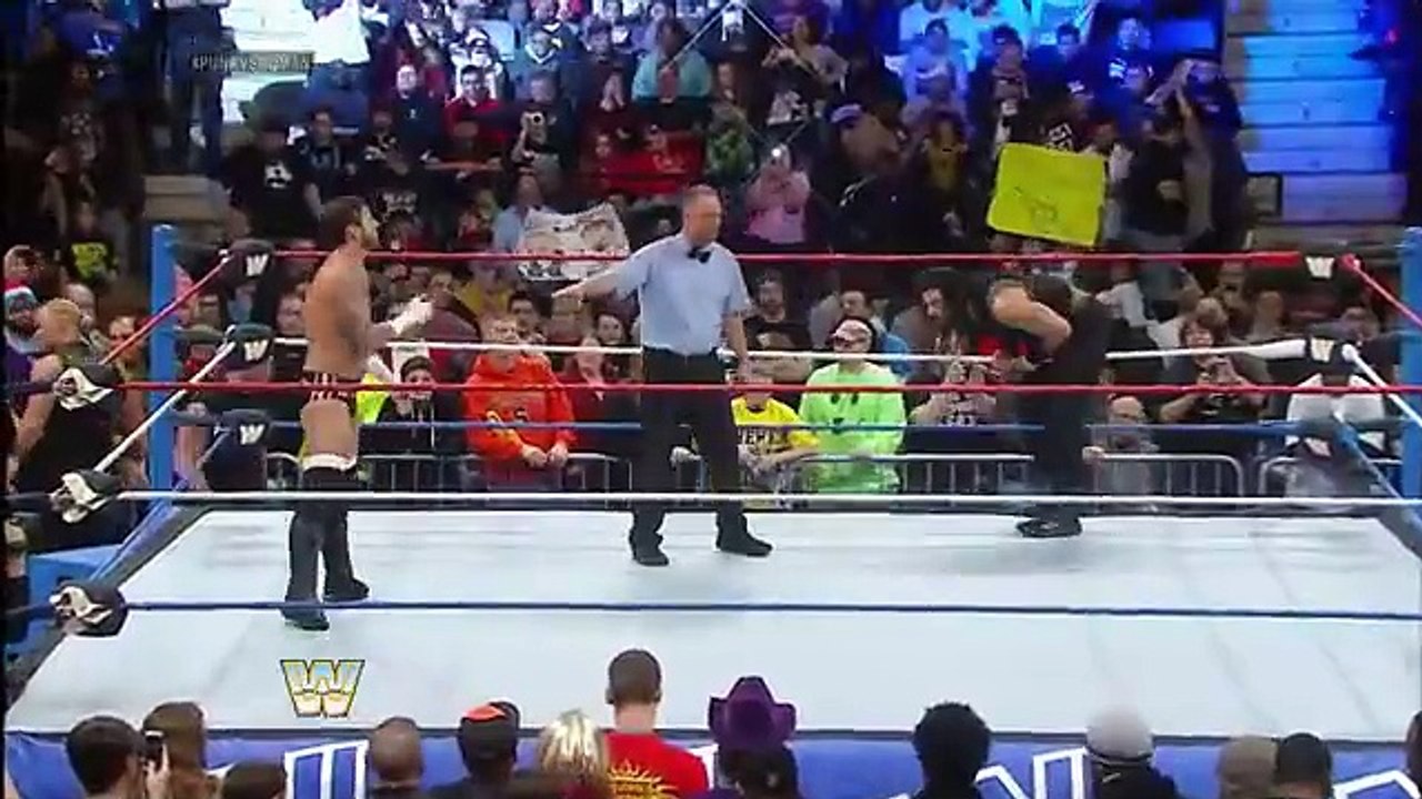 FULL MATCH- CM Punk vs. Roman Reigns- Raw, Jan. 6, 2014