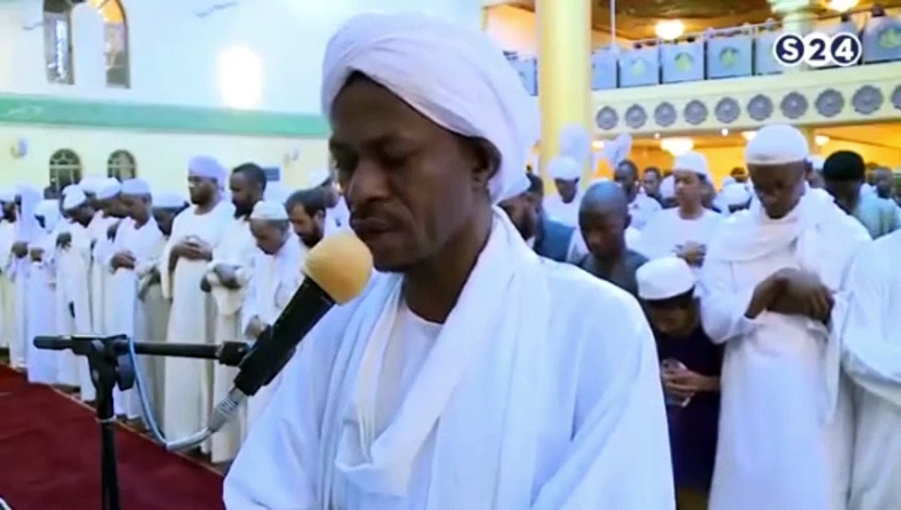 وَيُتِمَّ نِعْمَتَهُ عَلَيْكَ وَيَهْدِيَكَ صِرَاطًا مُّسْتَقِيمًا