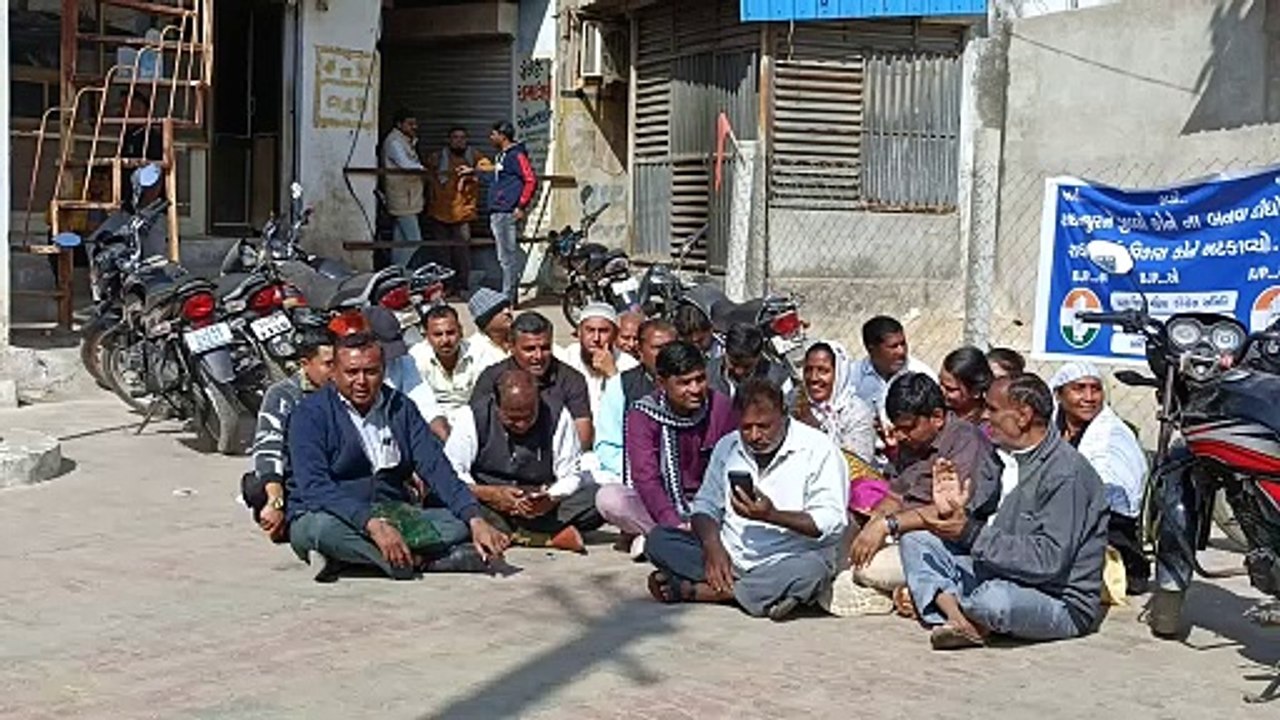 ગુજરાત ગુજરાત વિધાનસભાના અધ્યક્ષ શંકરભાઈ ચૌધરી...