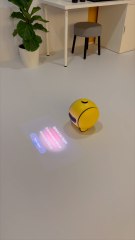 Ce robot vidéoprojecteur trop mignon vous suit partout