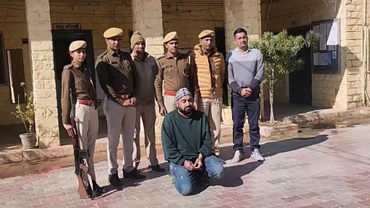 जैसलमेर एसपी ने पकड़ा फर्जी आरएएस अधिकारी अब हो रही पूछताछ