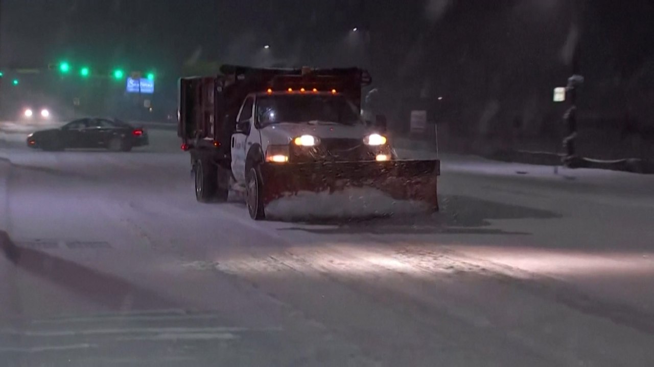 États-Unis : une tempête de neige fait au moins sept morts, 350 000 foyers sans électricité
