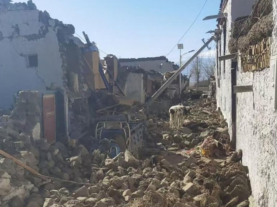 Heftiges Erdbeben erschüttert Tibet