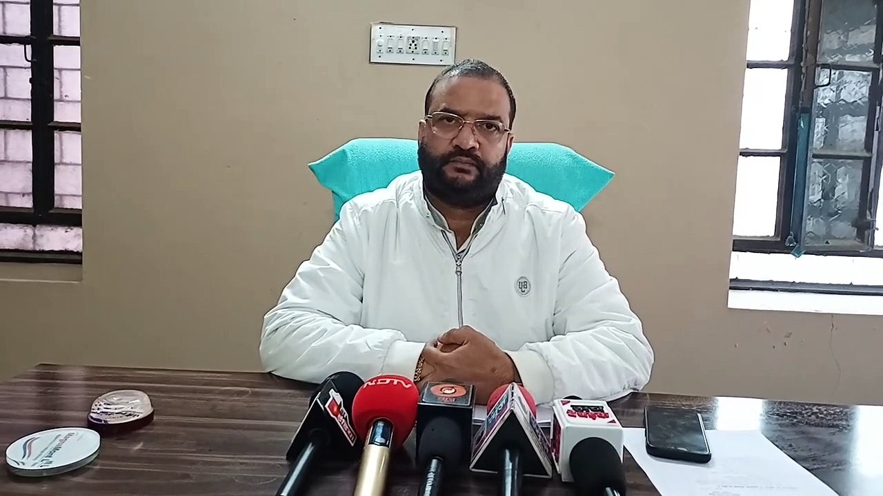 सिंवा गांव के उप स्वास्थ्य केंद्र के बाहर महिला का प्रसव होने का मामला  निलंबित की गई ANM के समर्थन में उतरी जिले भर की एएनएम स्वास्थ्यकर्मी