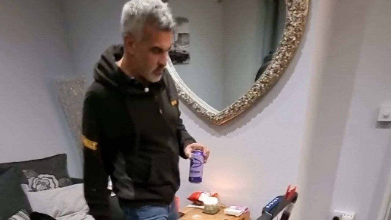 Man tries out a new treadmill at home but hilariously falls off