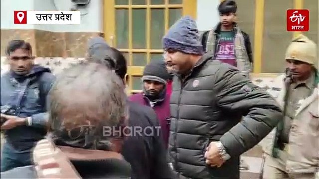 VIDEO: योगी राज में संभल SDM को भगवा रंग से एतराज, कार्तिकेय महादेव मंदिर की दीवारों से हटवाया