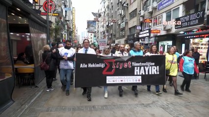 İzmir'deki sağlık emekçilerinden iki dakikalık muayene süresine tiyatro oyunuyla protesto