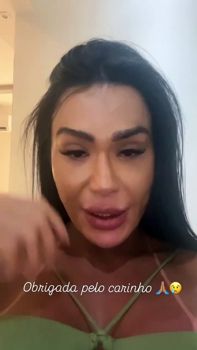 Após Gracyanne anunciar morte de pet, Belo lamenta: 'Saudades meu amorzinho'