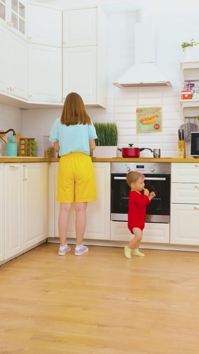 Cooking with a toddler runner? 🤣 Problem solved!
