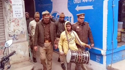 अपने चाचा, चाची और बहन भाइयों की हत्या के मामले में 60 दिन से फरार चल रहे विक्की के घर पर बजा ढोल, जानिए क्या है वजह