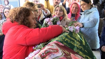 Vahşice öldürülmüştü... Ayşe Çelik son yolculuğuna uğurlandı