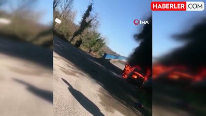 Zonguldak'ta Park Halindeki Araç Alev Aldı, Sürücü Kendini Son Anda Kurtardı