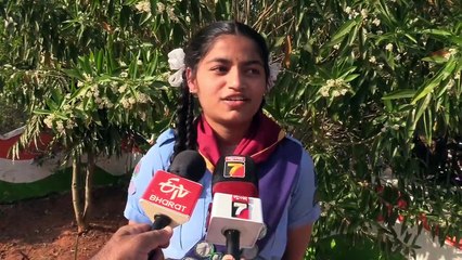 ଆକାଂକ୍ଷା ଜିଲ୍ଲାର ସମୀକ୍ଷା ସହ ପିଲାଙ୍କ ସାଥିରେ ମଧ୍ୟାହ୍ନ ଭୋଜନ ଖାଇଲେ କେନ୍ଦ୍ରୀୟ ଶିକ୍ଷା ରାଷ୍ଟ୍ର ମନ୍ତ୍ରୀ