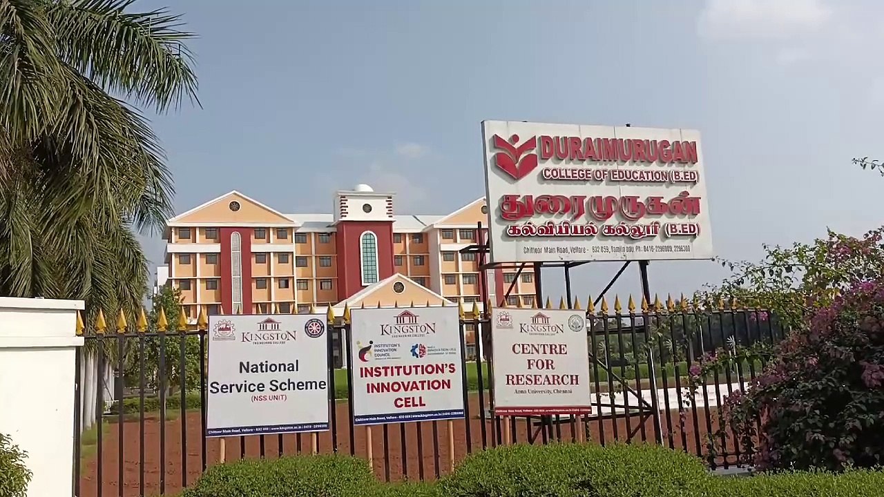 கணினி சரி செய்யும் வல்லுநர்களை அழைத்து வந்து சரி செய்து தரவுகளை சோதனை மேற்கொண்டு வருகின்றனர்