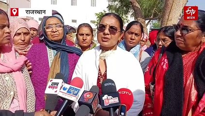 उप स्वास्थ्य केंद्र के बाहर प्रसव होने का मामला, निलंबित ANM के समर्थन में उतरी स्वास्थ्यकर्मी, किया प्रदर्शन