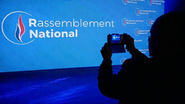 Jean-Marie Le Pen dénonce un assassinat politique après le changement de nom du Front national