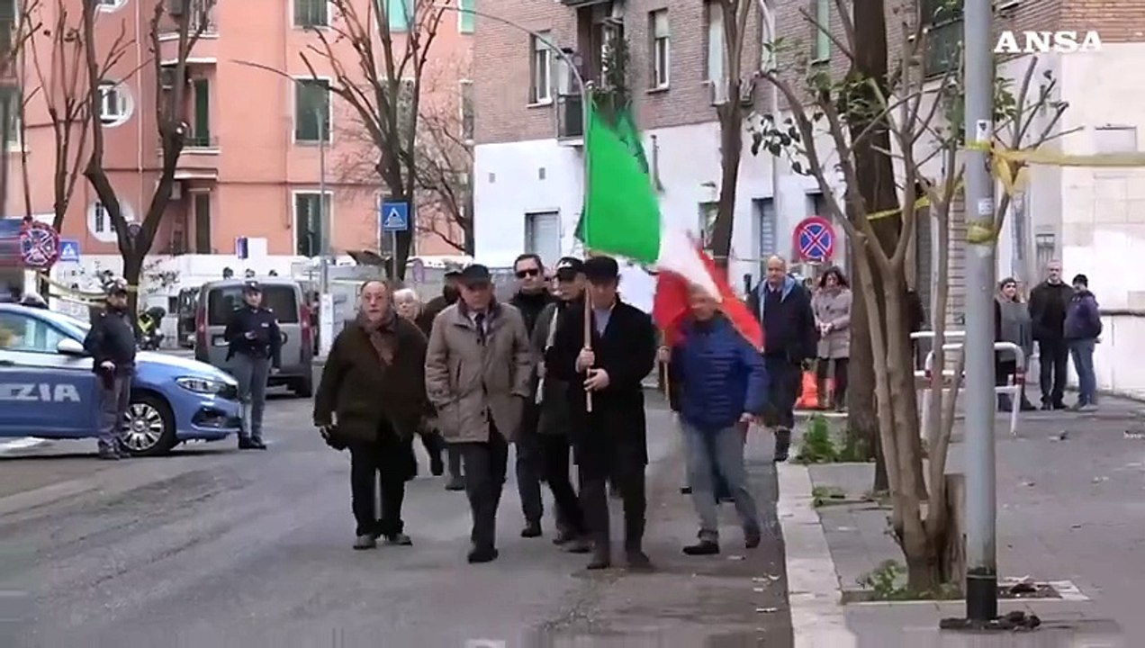 Acca Larenzia, passante urla "viva la Resistenza" durante la commemorazione
