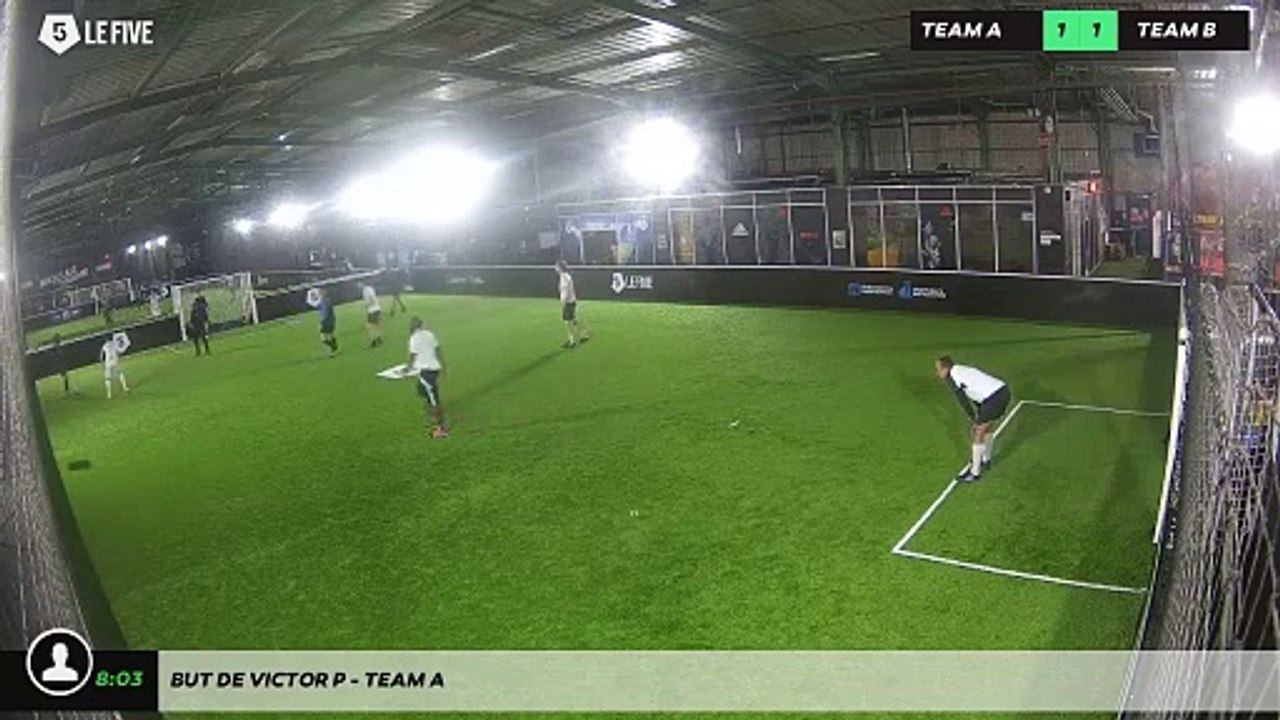 But de Victor P - Team A