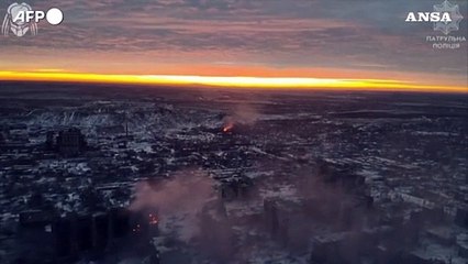 Ucraina, incendi e distruzione nella citta' di Toretsk