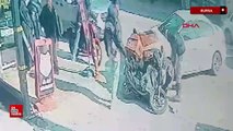 Bursa'da çarptığı otomobille devrilen motosikletinin arasında sıkıştı