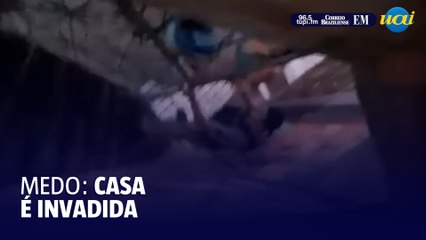 Família afirma que teve a casa invadida por policial militar em comunidade de BH