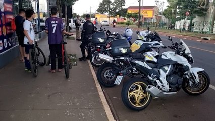 Operação de trânsito é realizada na Av. Tito Muffato