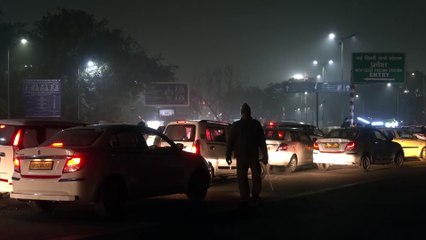 Hn_Ani_Delhi_Cold_Wave_Fog_Engulf_In_City_05-53-37