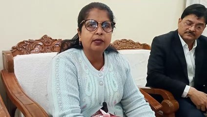 परिषदन गढ़वा में पदाधिकारियों के संग शबनम परवीन ने की  समीक्षात्मक बैठक ।