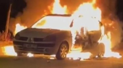 Sürücü otomobilinin içinden çıkamadı yanarak can verdi