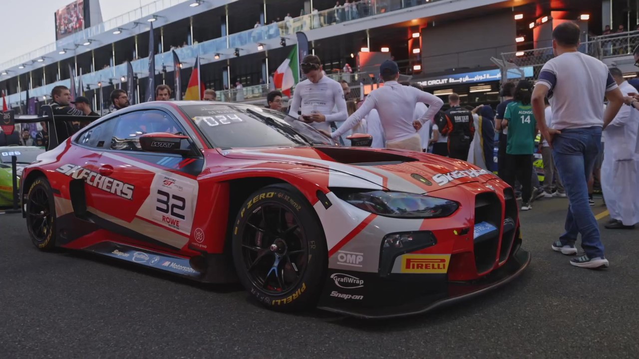 Fanatec GT World Challenge Europe Powered by AWS 6 Hours of Jeddah - Qualifying. Garages and pit laneRace. Starting grid, garages and pit lane