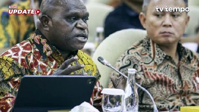 Natalius Pigai Surati Panglima TNI dan Kapolri Minta Penggunaan Senjata Api Dievaluasi