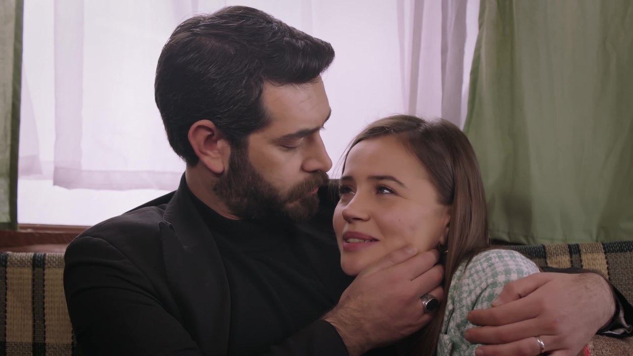 Kan Çiçekleri Dizisi 427. Bölüm - 8 Ocak Çarşamba