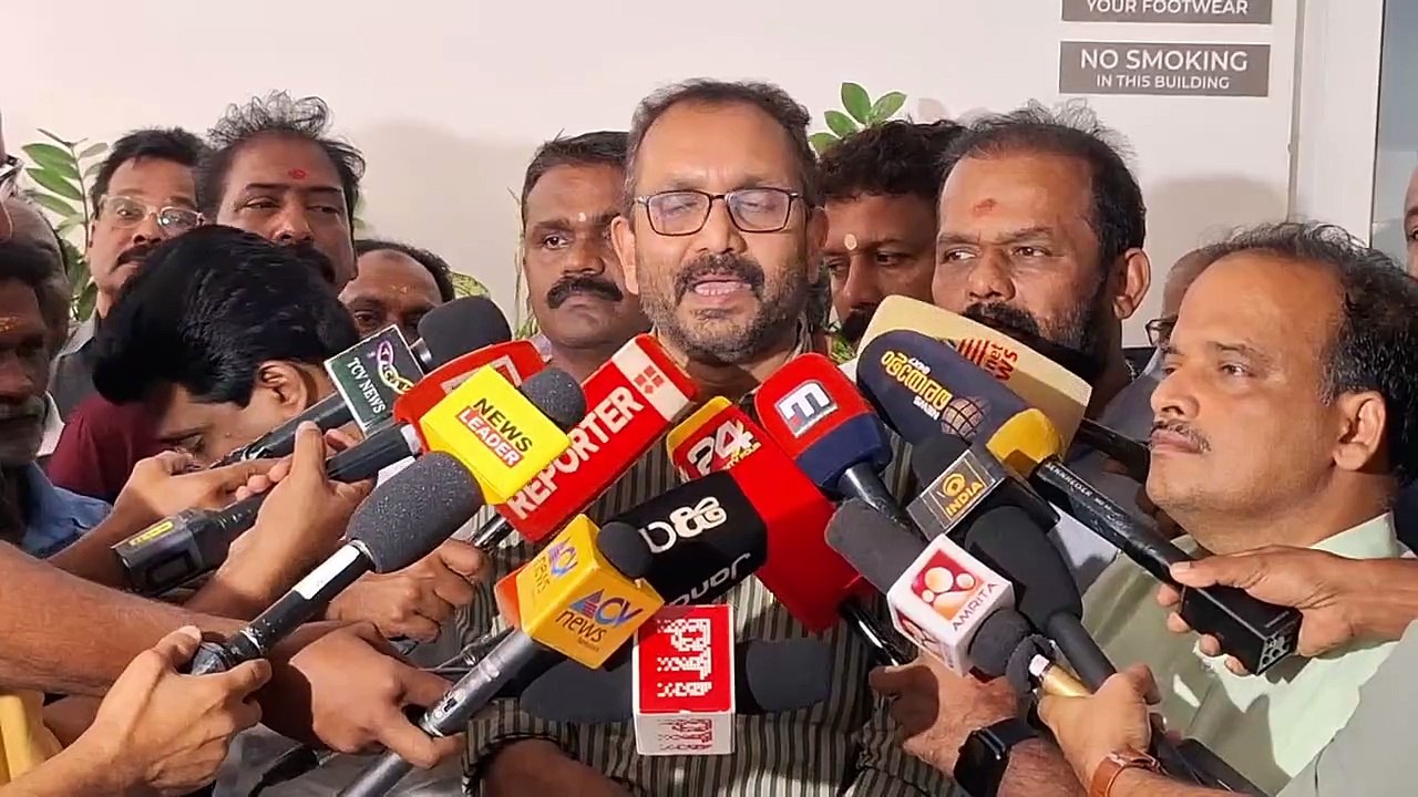 സനാതനധർമ്മം അശ്ലീലമാണ് എന്ന് പ്രസ്താവിച്ച എംവി...