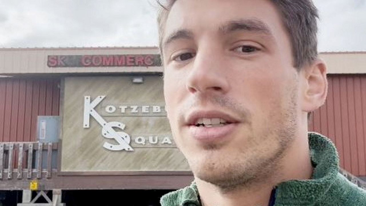 „Ich komme aus einer abgelegenen Stadt, in der Eisbären herumlaufen, wo die Temperaturen bei -40 Grad liegen und Brot 9 € kostet“